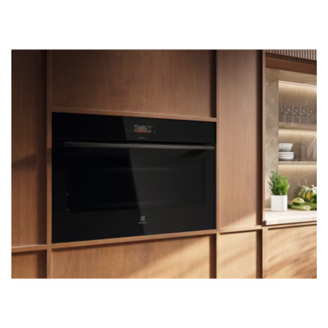 Electrolux 90cm Pyrolytic Built-In Oven with SteamBake