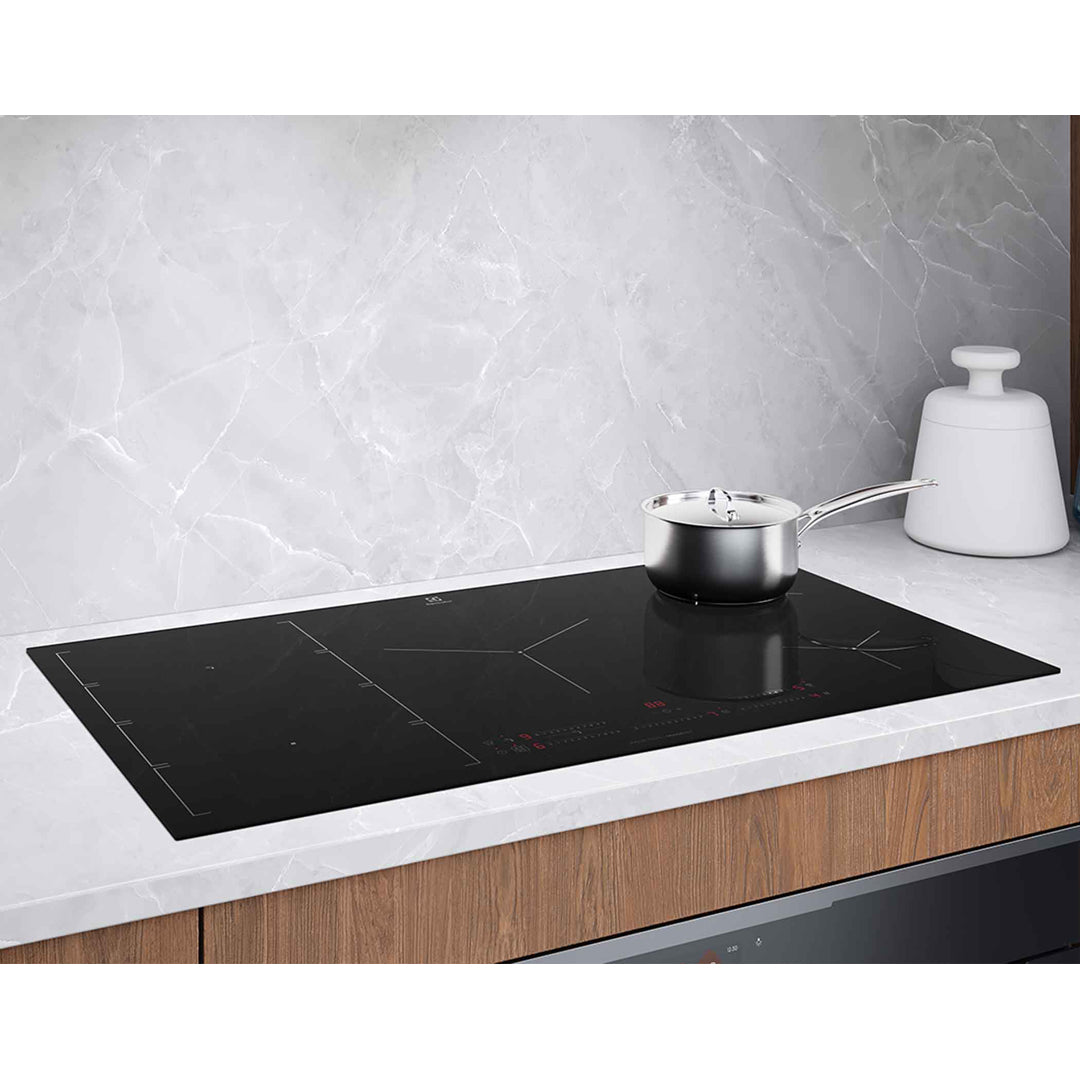 Electrolux 90cm 7 Zone Induction Cooktop - EHI977BE image_3