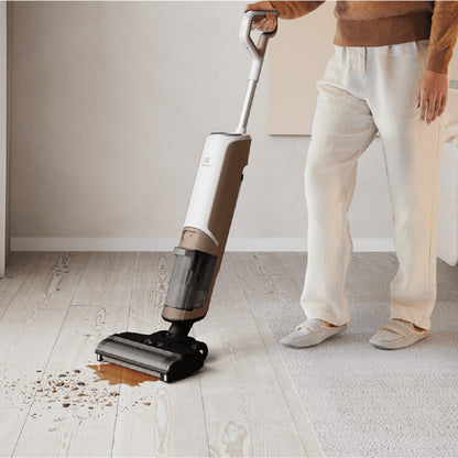 Electrolux Floorcare UltimateHome 700 Wet & Dry Vacuum - EFW71311 image_5